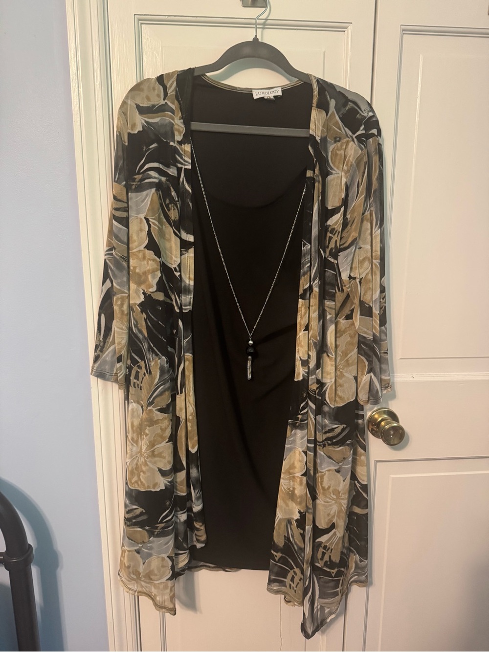 Gorgeous ElegabtLuxology 1X Black Dress with Floral Mesh Cardigan & Necklace Set